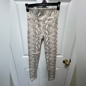 Zenana Outfitters Cream and Bronze Patterned Leggings